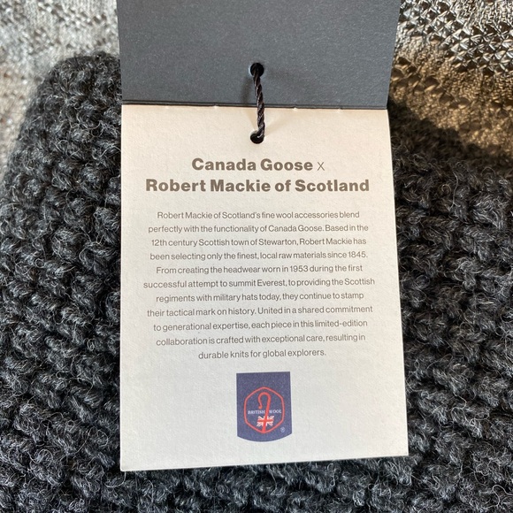 Canada Goose x Mackie Waffle Infinity Loop Scarf Iron Grey - Picture 6 of 9